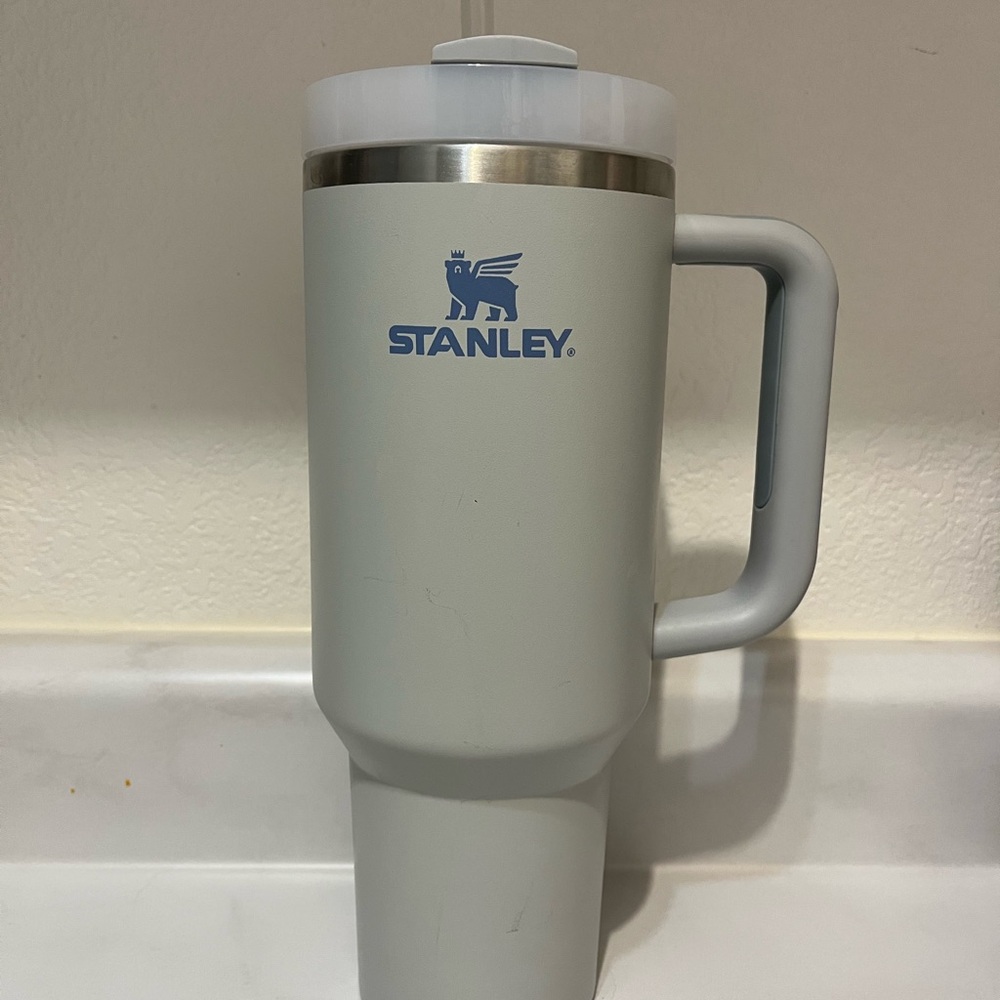 Stanley Light Gray Travel Mug with Handle
